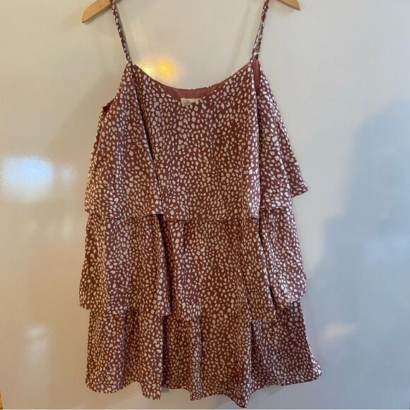Vine & Love Dresses & Skirts - Vine & Love mauve dotted polka dot dress new with tags size large